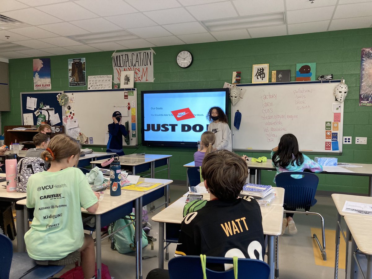 mrHooksHorde tweet media