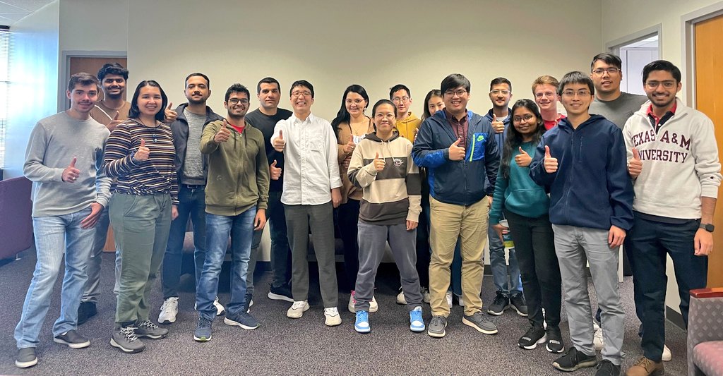 Mostafavi_Ali's tweet photo. Today we celebrated Dr.Yuan's accomplishments during his post-doc training in our lab and wished him the best in his new position during a farewell lunch. Fly high @FaxiYuan and make us proud. Thanks for all your contributions to the lab! We will all miss you! https://t.co/vwcuRvPNJ4