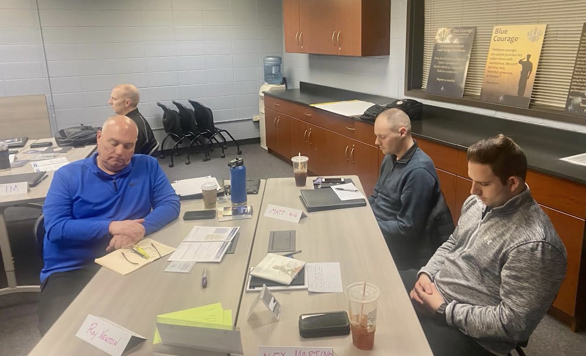 bluecourage's tweet photo. Today started with Stillness and Silence for Day 2 of Blue Courage at the NIPSTA with Dan and Howard and 5 agencies from NE Illinois and Minnesota! #bluecourage #NIPSTA #LEleadershipdevelopment #VillageofLombardpd #VillageofGlencoepd #Oaklawnpd #Brookfieldpd #MinneapolisPD https://t.co/gryQvA3QZW
