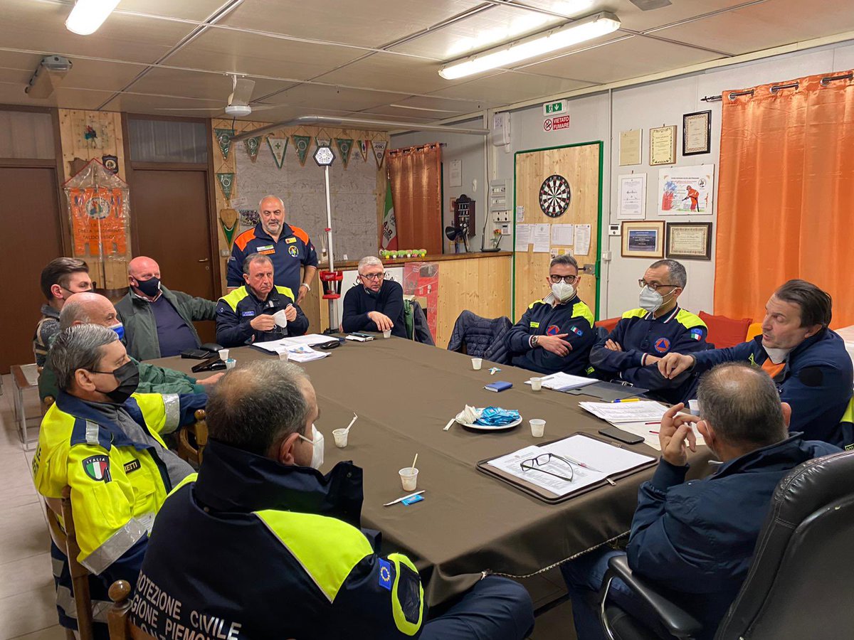 PCProvAL's tweet photo. Stasera, è in corso di svolgimento a Cerrina la riunione dei Presidenti/Responsabili delle organizzazioni di volontariato di #ProtezioneCivile dei Centri Operativi Misti (COM) di #Cerrina e #OzzanoMonferrato presieduta dal presidente de CCV-AL Torielli e al consigliere Riccobono https://t.co/M78LTNeZKq