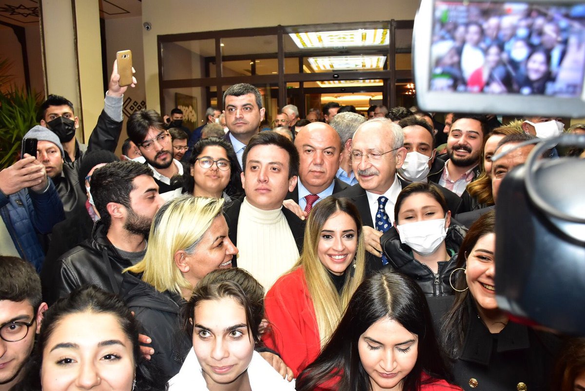 KonyaaltiChpGK's tweet photo. Gençlerin Demokrat Amcası! 😎

@kilicdarogluk https://t.co/nrxoNCpCkz