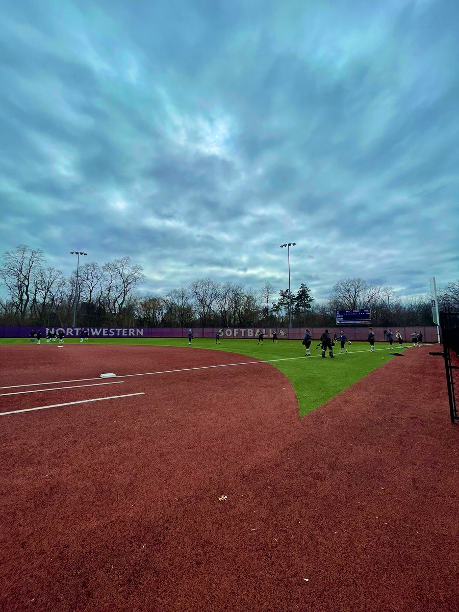 AuggieSportsMed's tweet photo. Outdoor softball in Minnesota?? Ft. Kayla who is our SMA by day &amp; student-athlete by night 😎 #AuggiePride https://t.co/0Pb9QmKWo8