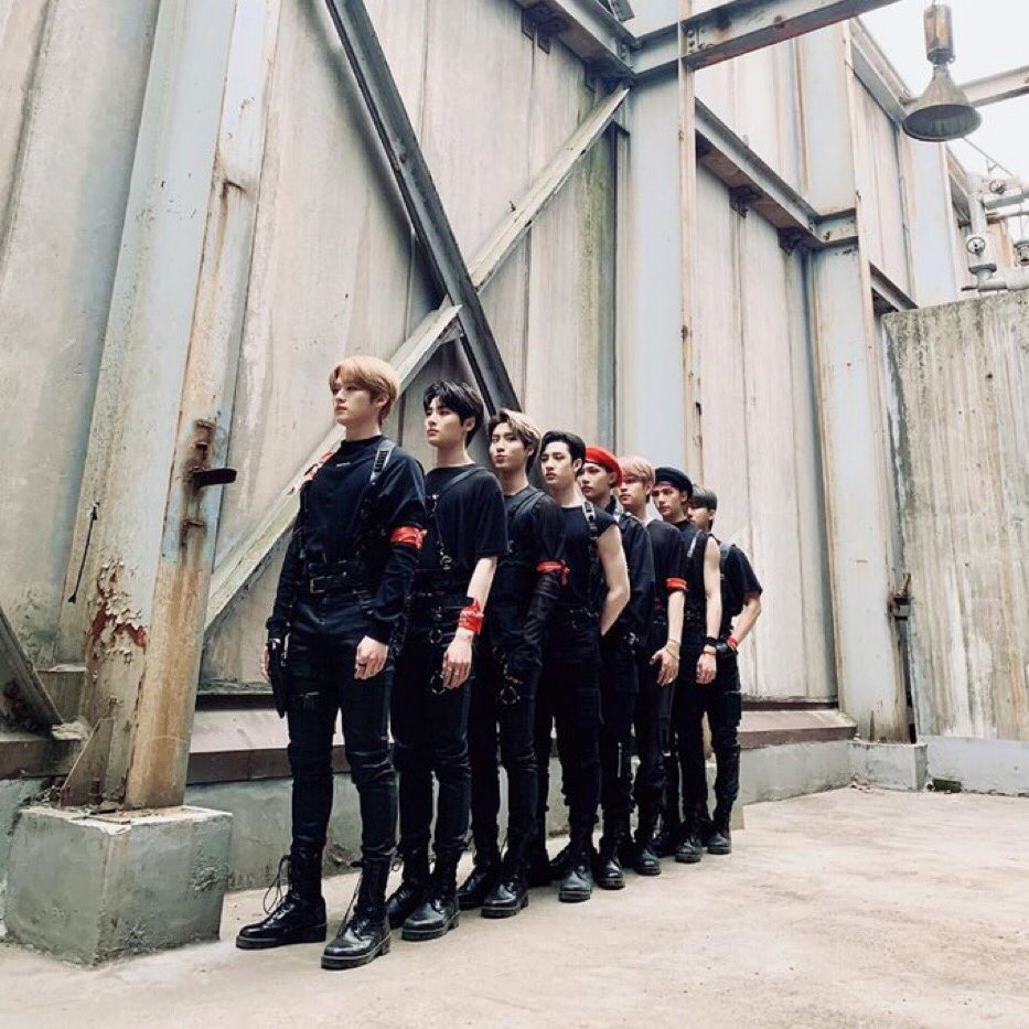 the_deesse's tweet photo. i will never forget you my loves https://t.co/VDNCBzLgDq