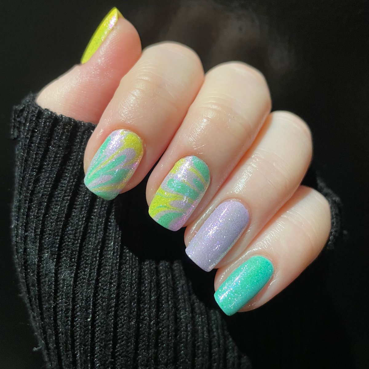 CoutureCuticle's tweet photo. Happy Water Marble 💐
.
.
.
@holotaco Laven-Duh, Banana Hacks, Sea Foam Home, and Twilight Shimmer https://t.co/BlU7t3Ials