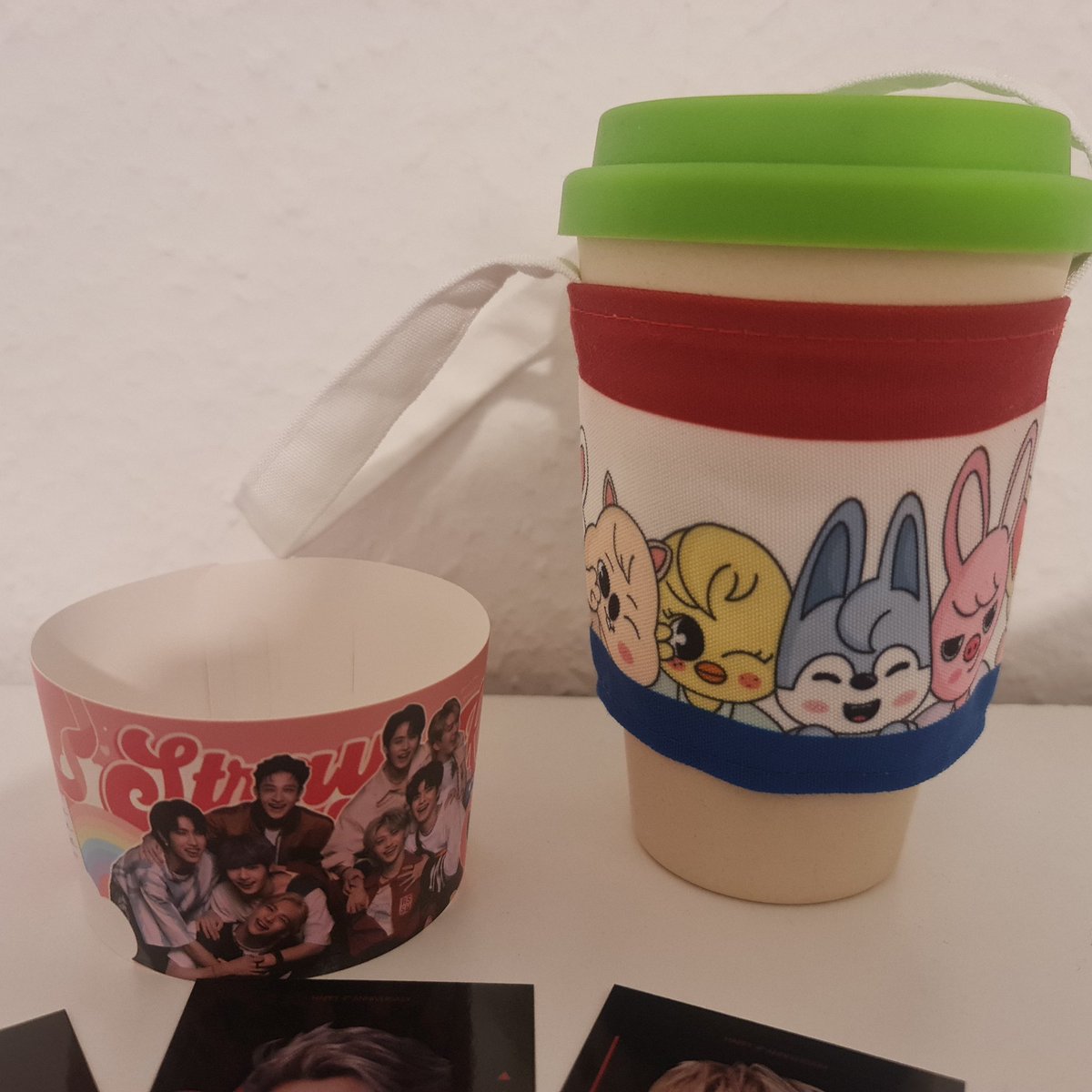 🎁 ANNIVERSARY &amp; COMEBACK GIVEAWAY 🎊

- 1 Sealed Limited ODDINARY Album
- 1 Cup Holder Anniversary Set (cup not included) 

How to enter rules on the picture 💚

Deadline: 30th of March 4pm
1 Winner for each (2 winner in total) 

Good Luck 🍀