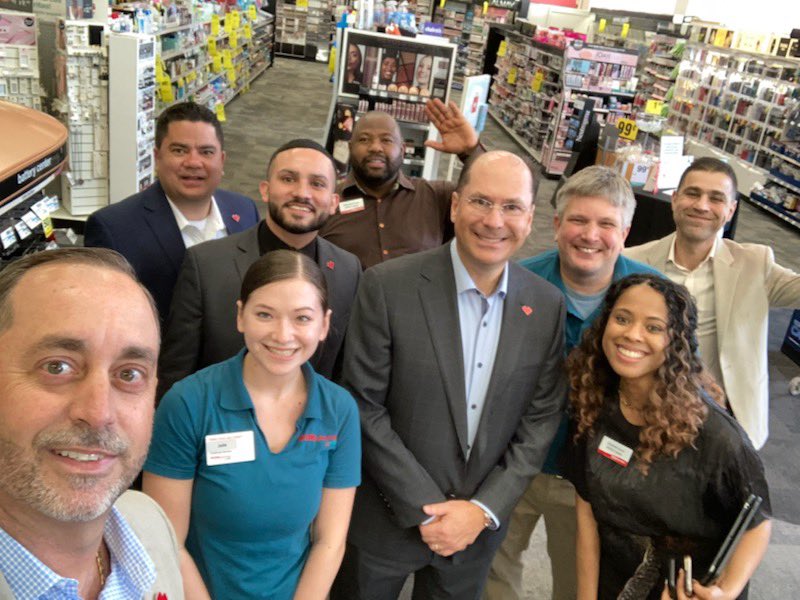 cojeda13's tweet photo. Great day in San Antonio traveling YMás stores with @GoodrichCVS and his team. This group is energized and ready to rise! DLs Liz, Joe Z Abdul, Nabil &amp; thier SLs Jason, Gene, Adan, Rusty, Mario, &amp; Orlando are delivering that differentiated #YMas experience @boitelcvshealth https://t.co/oJnPLvKFUD