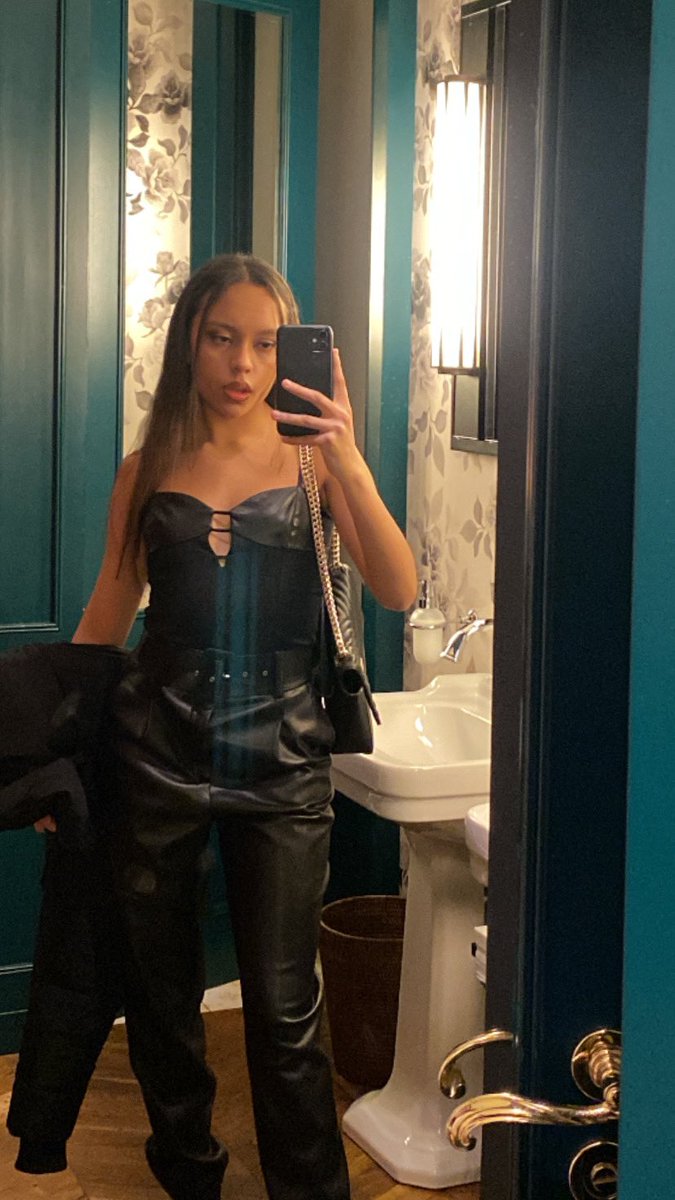 and_versace's tweet photo. I took some time as a break but I won’t ever stop dreaming. I won’t stop. Day 24 asking them a chance to do a campaign. I win 🥇 @NikeLA @CalvinKlein @SavageXFenty https://t.co/qFtZb4dBic