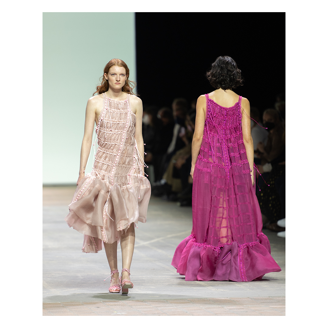 nfriisk's tweet photo. Tag 1 der Mercedes-Benz Fashion Week in Berlin: Eröffnungs-Show von Sofia Ilomen.. #mbfw #berlin #BerlinFashionWeek #kraftwerkberlin #swissphotographer #fashion #fashionphotographer #nordfriisk #BerlinFashionWeek #zurich #nordfriisk https://t.co/VdXeQrkGty