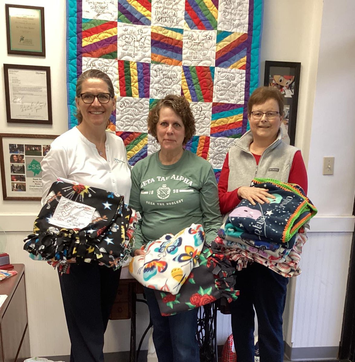 ColumbusZTA's tweet photo. This morning Columbus ZTA chapter representatives delivered blankets to Jessica Rudolph, CEO of My Very Own Blanket. The blankets will directly benefit children in foster care as part of the non-profit program. Thank you so much to all members who dedicated the time to make them! https://t.co/zdQSyVsHQi