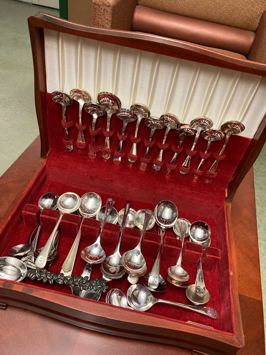 CoffeeEnterpriz's tweet photo. Tools of the trade. Musicians have instruments, tradespeople have hardware & lawyers have journals. Coffeetasters have #CuppingSpoons, mostly silver and specially designed to slurp #coffee for flavor evaluations. #SniffSlurpSpitRepeat #ABC_AlwaysBeCupping #Coffeetaster https://t.co/pDtsIswn97