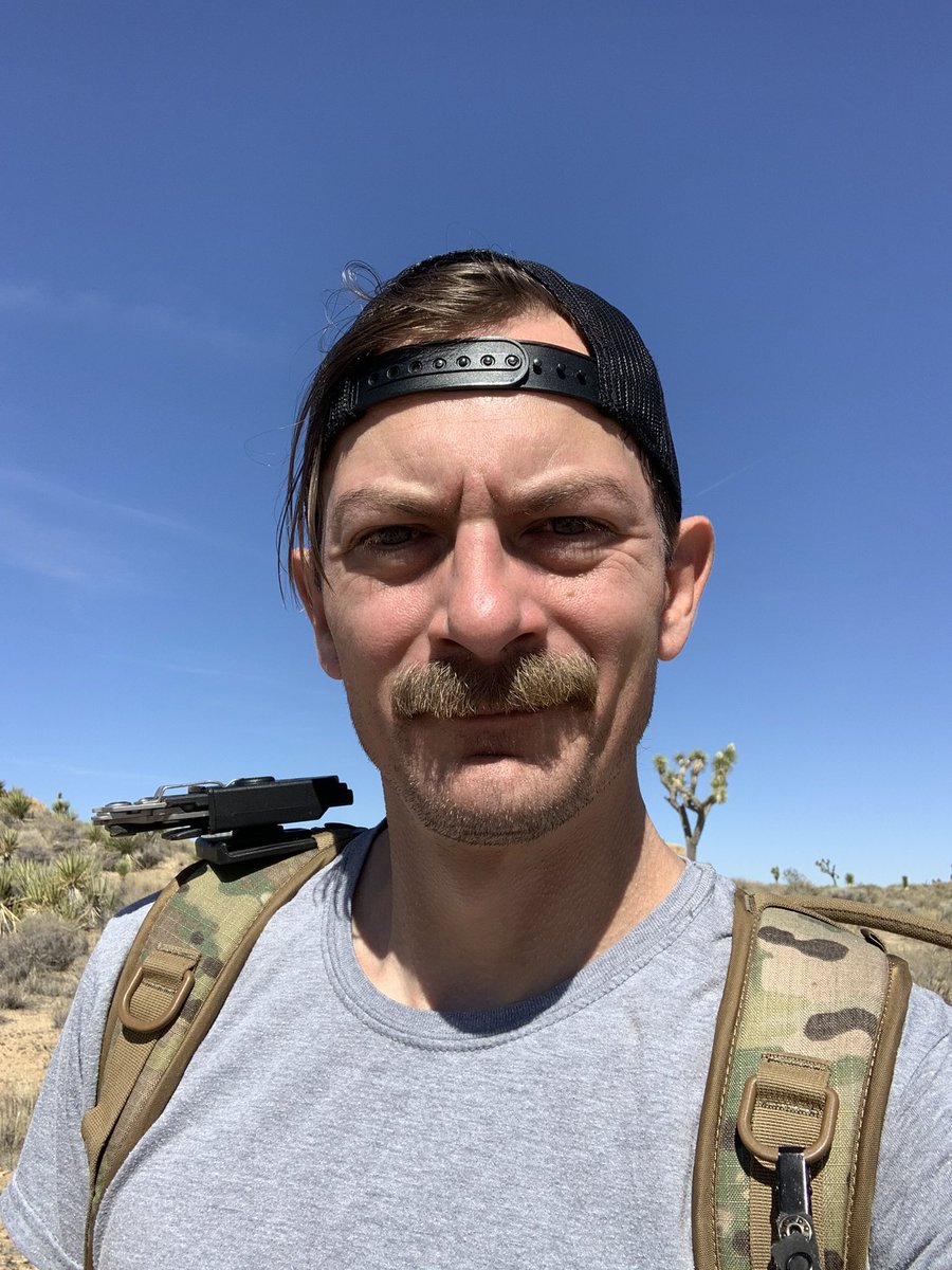 ChueyGaming's tweet photo. Beautiful day out today. Got in some good #hiking and got to the top of #ryanmountain in #JTNP https://t.co/HVq2VnkxdE