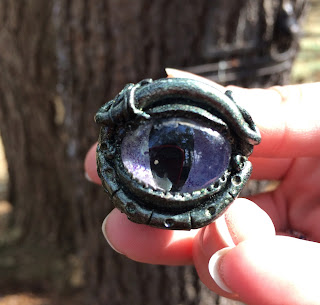Barbara Eppich Struna: Geocaching continued... What is it? Back in the woods again for treasure. #amwriting #WritingCommunity #bookstagram #geocaching #booklover #writers #suspense barbarastruna.blogspot.com/2018/04/geocac…