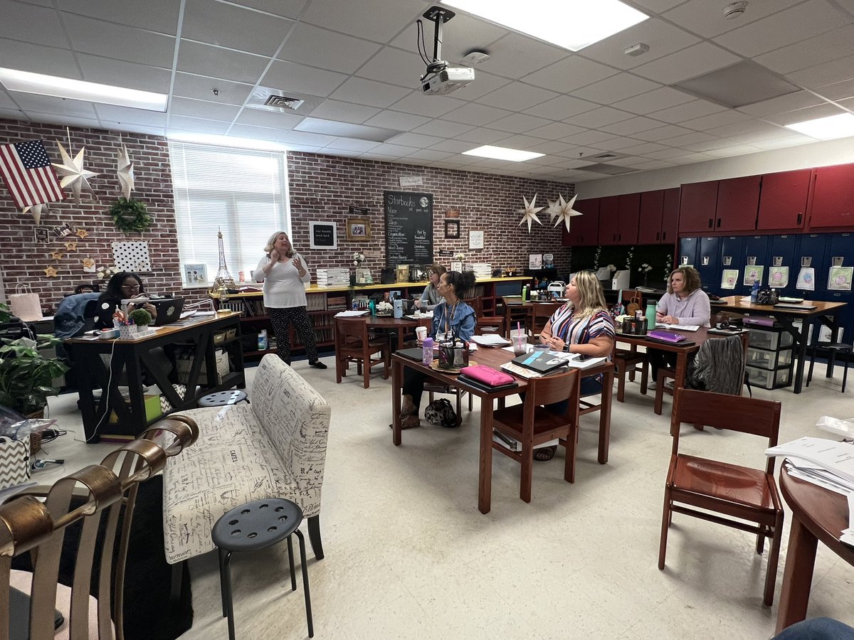Caroline_3GS's tweet photo. Love to see our grade level teams and specialists come together during PLC to plan for the last stretch before ACAP testing. It takes a village and we’re blessed @LegacyElement. #readysetforward @MadCoSchools @ShemikaStinnett 
@JanelRamsden 
@mchoate1392 https://t.co/7ue0dLvOZc