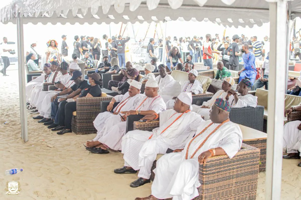 HRMOniru's tweet photo. On Saturday, I had the pleasure of hosting @sterlingbank @lasepaofficial @lawma_gov
@trustbancfinancialgroup and #firsteandp in collaboration with HRM Abisogun II Foundation for Peace and Development (HAIIF) at the Oniru Beach https://t.co/vpszmUmY2d