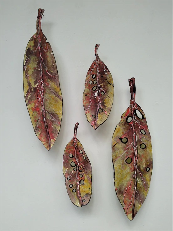 Its time to turn over a new leaf - mailchi.mp/bunnyart/pohut…
New works by Liz McAuliffe