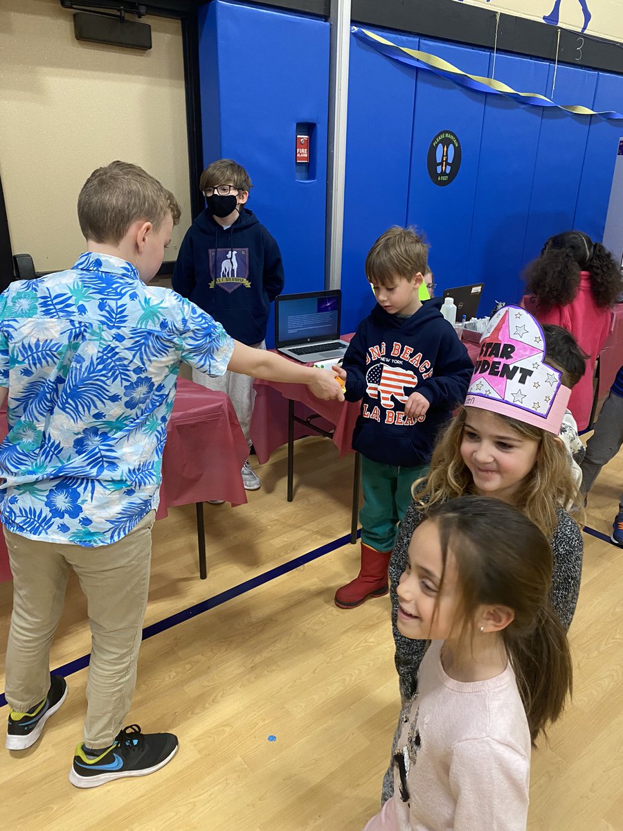 Awesome STEM expo today! We enjoyed seeing all of your projects! Thanks <a href="/STEM_MrsGropper/">STEMwithMrsGropper</a> <a href="/learningbee20/">Michelle</a> <a href="/celliott1231/">Courtney Elliott</a> <a href="/MsDonato5/">Ms. Donato</a> <a href="/TaraSalvador/">Tara Salvador</a> <a href="/WestSchoolLBNY/">West School</a>