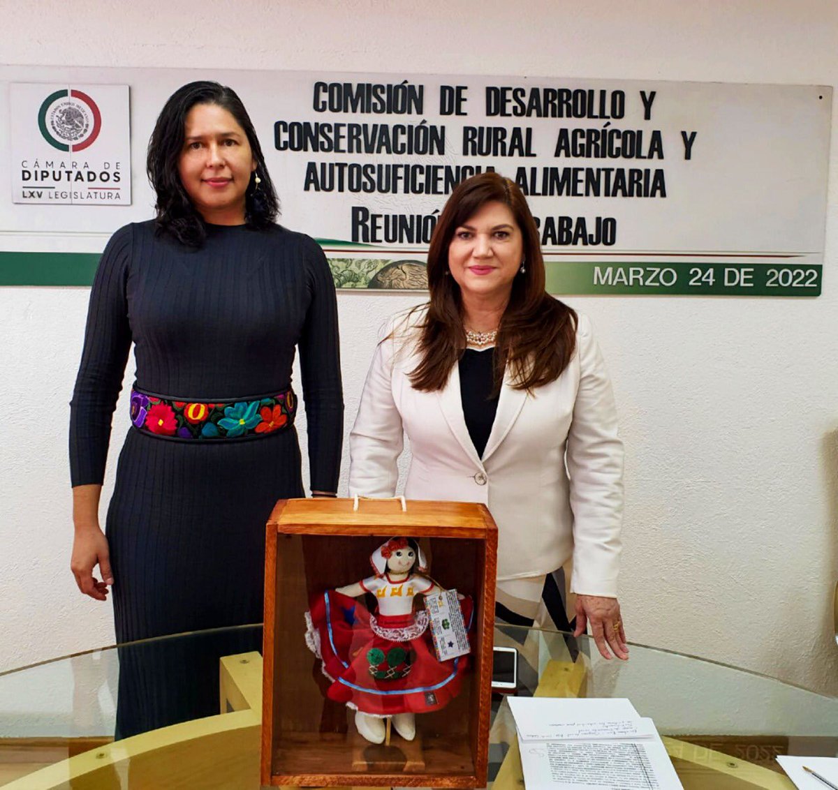El fortalecimiento del Desarrollo Rural y producción de alimentos en nuestro Estado es sumamente importante. Hoy me reuní con la Diputada Federal, María de Jesús Aguirre, Presidente de la Comisión de Desarrollo y Conservación Rural Agrícola y Autosuficiencia Alimentaria.