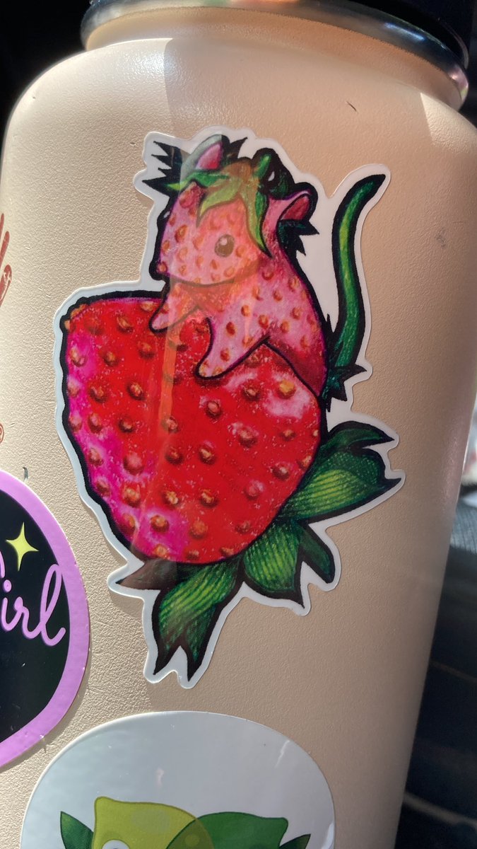 clari_clay's tweet photo. Y’all @limeylemonsart finally made stickers of my bb. The Berry mouse 😭 https://t.co/wk8e0EyQ74