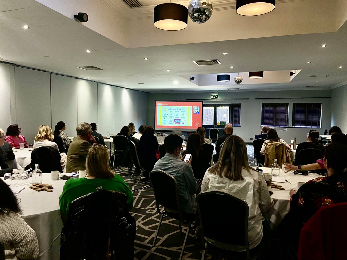 GreenLadyMedia's tweet photo. @HelReynolds @CIPR_Cymru The room was packed and everyone loved your session 💚 https://t.co/ofcqdzszvJ