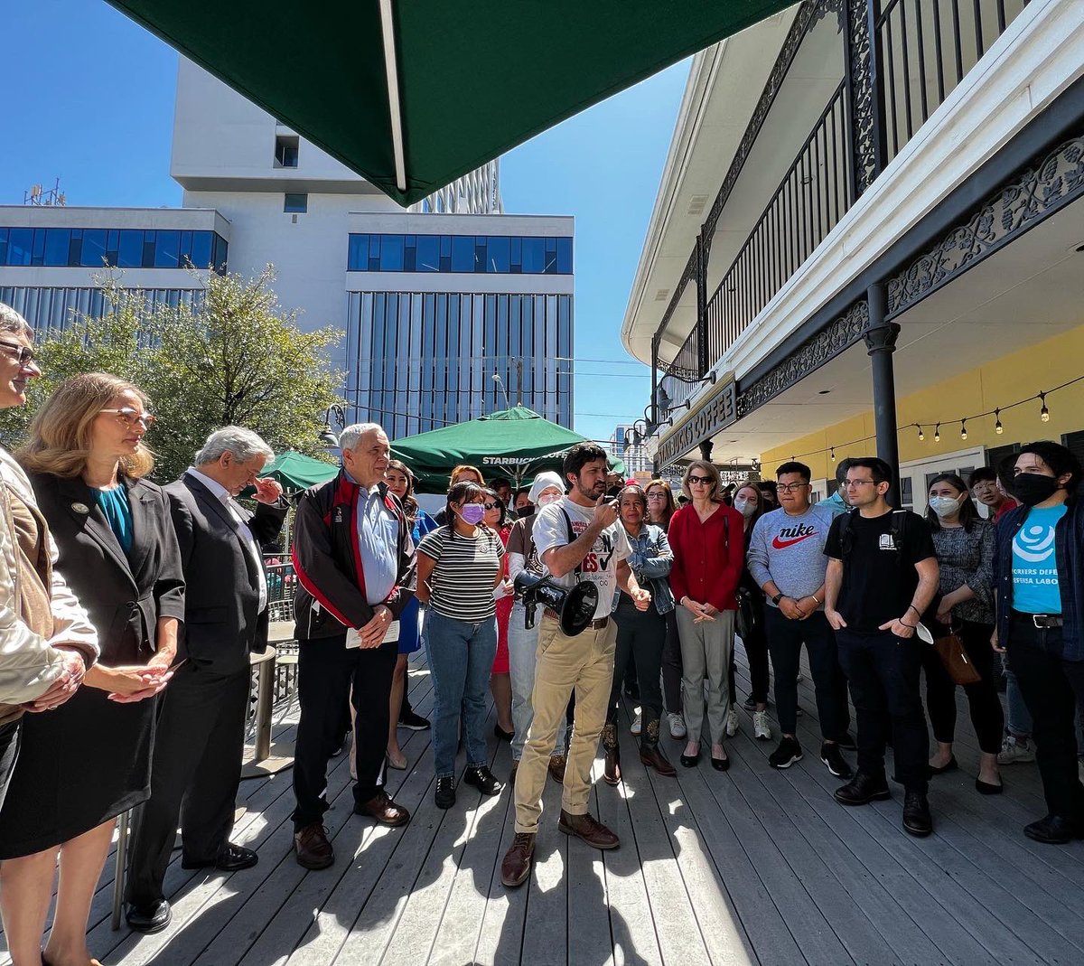 GregCasar's tweet photo. We visited our third Starbucks of the day supporting workers at #ATX’s 24th St. location!
These partners are exercising their right to have a voice on the job & a seat at the table. Help support their efforts by ordering a drink with the name “#UnionStrong”! ☕️ @SBWorkersUnited https://t.co/8uWof0Iuuk