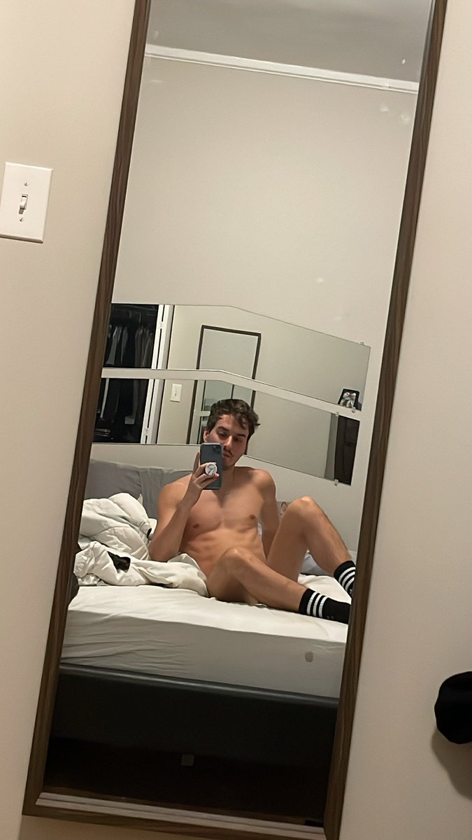 jgddea1's tweet photo. Getting up from doing the nasty and I liked the way I looked for a sec. https://t.co/ABxSR0F4AX