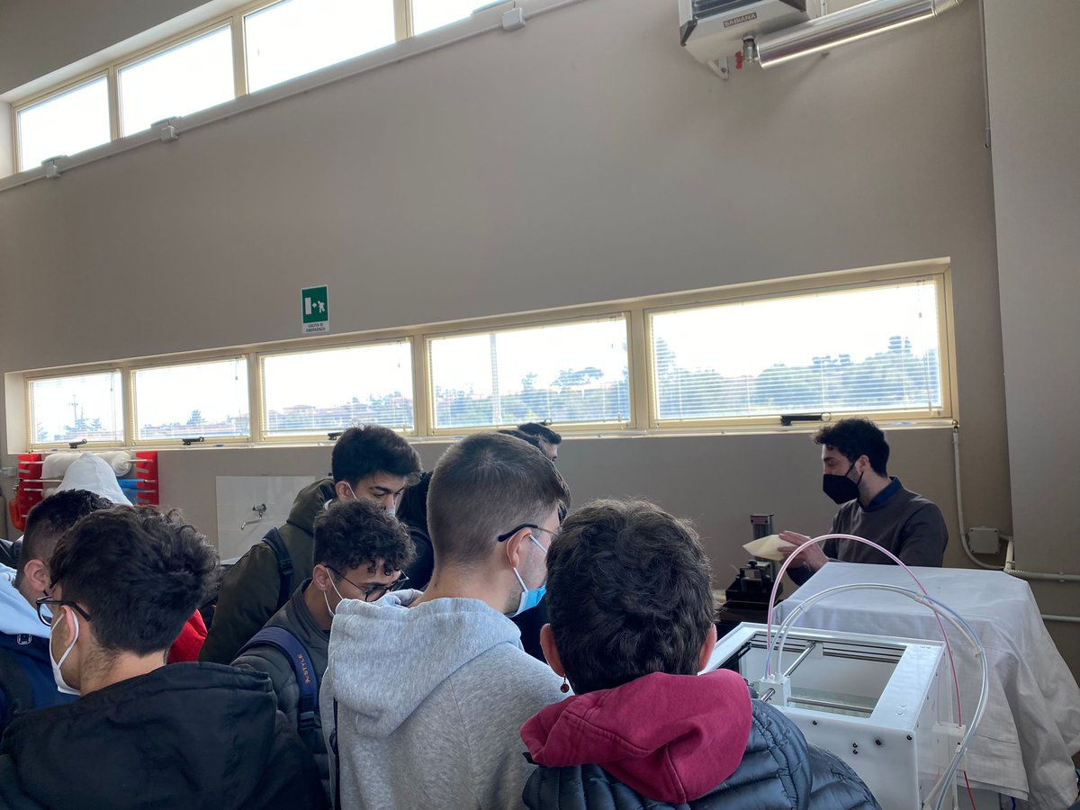 LabPolymers's tweet image. Intensa mattinata in presenza per i ragazzi e le ragazze del V sup dell&apos;ISS Concetto Marchesi di Mascalucia. Guidati dal Gruppo Polimeri e Compositi del @DICAr, hanno partecipato alla Stampa 3D di parti, grazie alle attrezzature presenti presso il Polo Tecnologico di @unict_it
