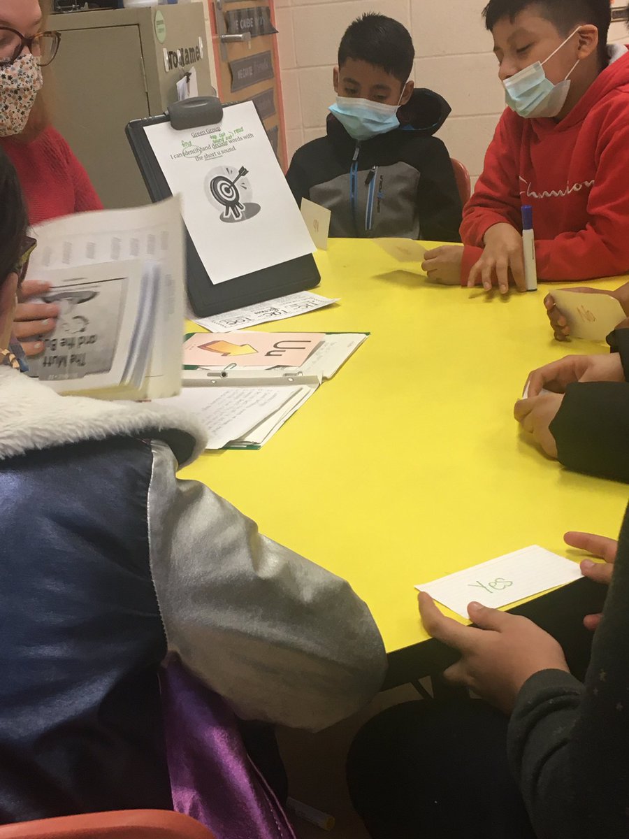 msanchez_crew's tweet image. Small group instruction: teaching specific skills (code-emphasis versus meaning-emphasis) to improve their comprehension. Students doing the majority of the practice while teacher takes notes and provides feedback. #studentpractice #successforall @corinne_barney @HartfordSuper
