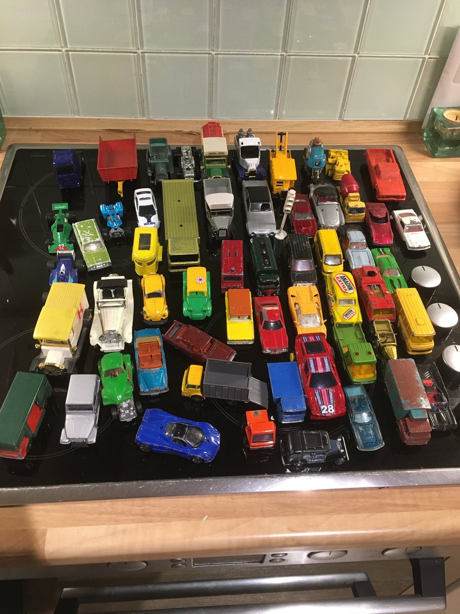 Collectomaniac3's tweet photo. Going for quantity rather than quality for #BashedUpThursday …🏴󠁧󠁢󠁳󠁣󠁴󠁿👍😎 @WeLoveDiecast @lfjii @diecastaddicts @SharpbluePix @ChallengerJoe @etdweasel @car_malarkey #Cars https://t.co/8yC7uewHDG