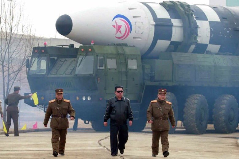 ELINTNews's tweet photo. Nothing more needs to be said, sunglasses and an massive ICBM https://t.co/djj7WHs9Ye