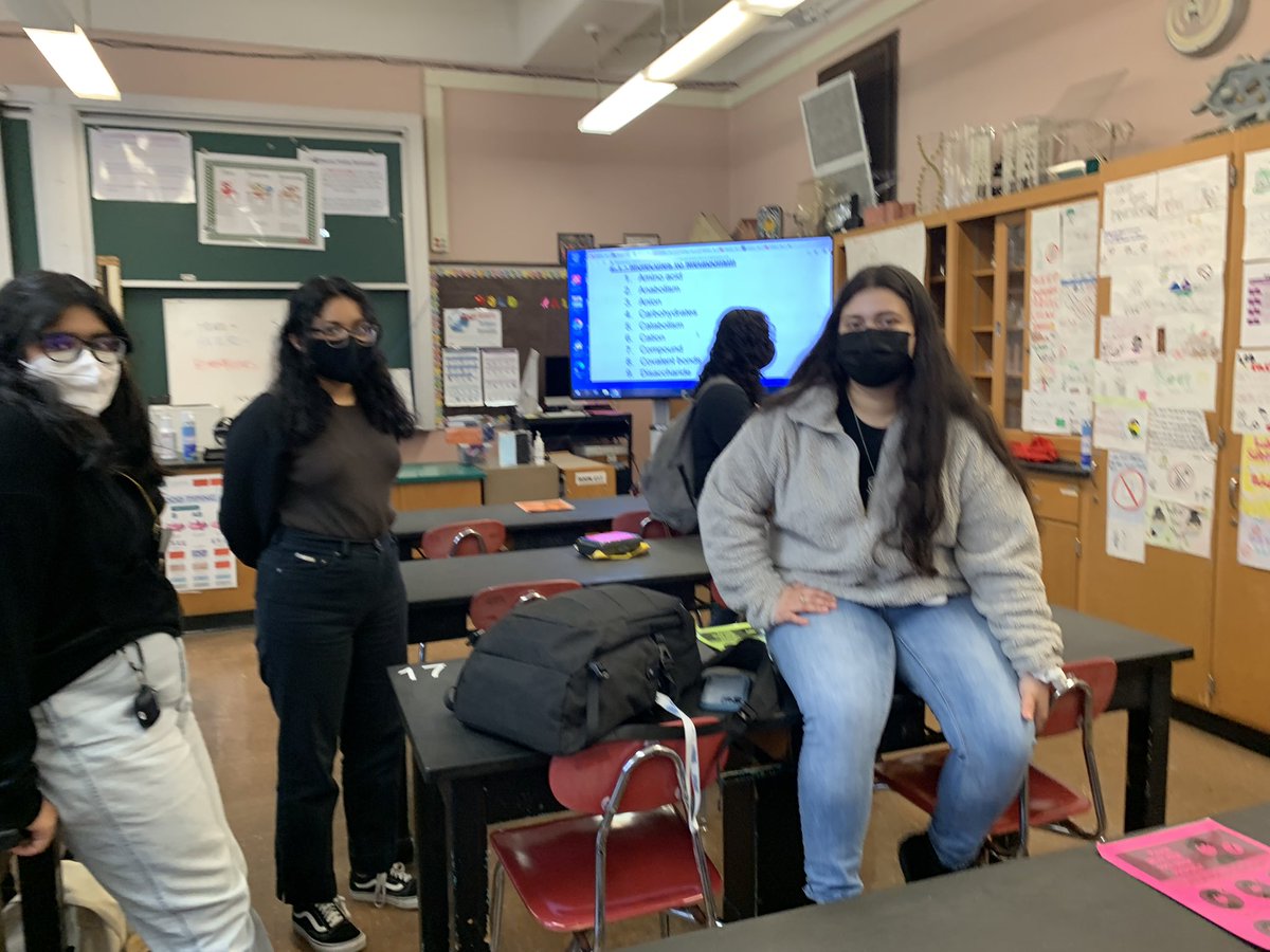 Had a surprise visitor! <a href="/CarlSchurzHS/">Schurz High School</a> #alumni and <a href="/OneGoalGraduate/">OneGoal</a>!!! Was so great seeing my graduated student who is now a sophomore at Dominican University for nursing! She gave some advice to my freshmen decathletes!