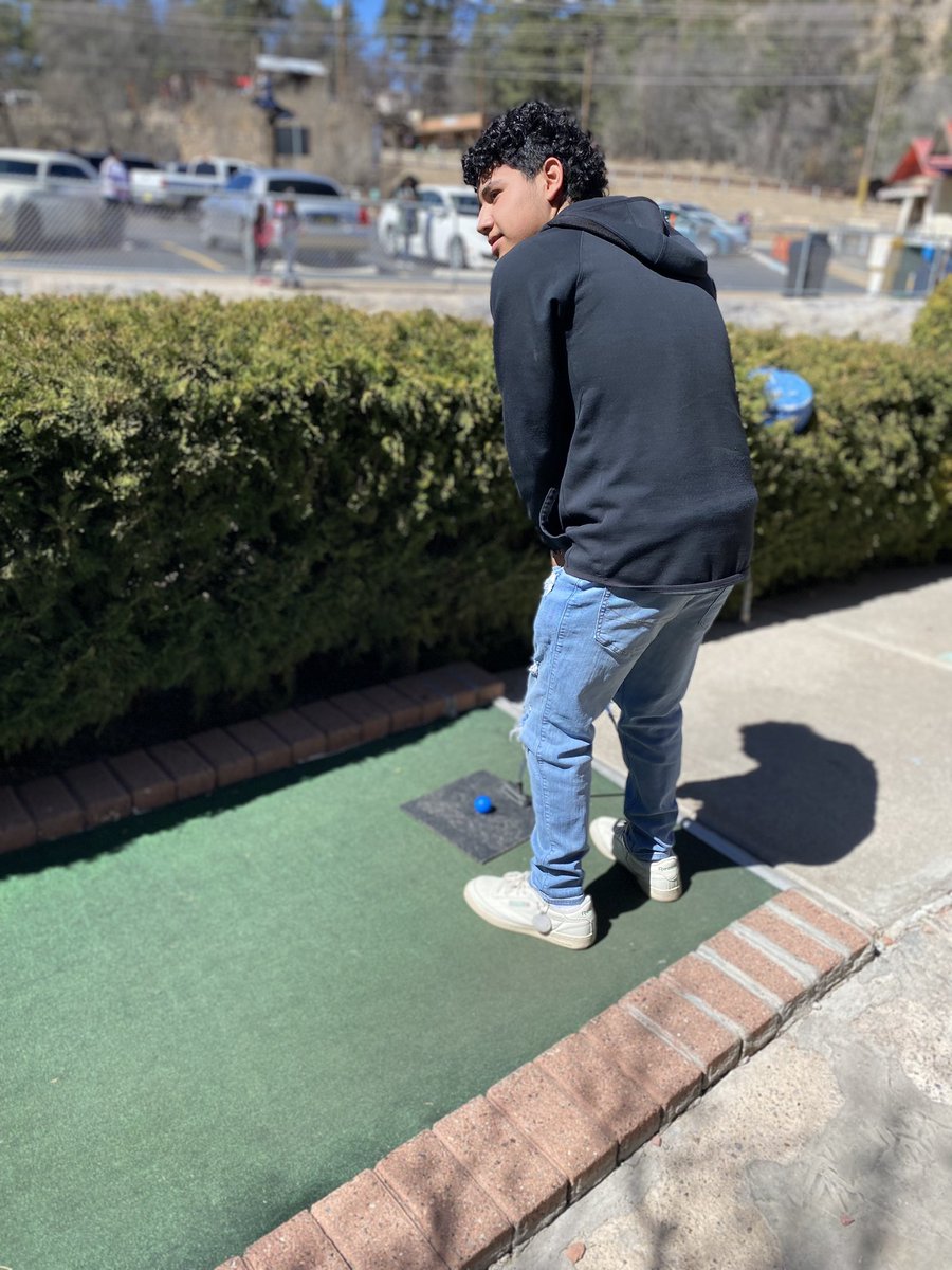 GolfMatador's tweet photo. We made it just in time for the tournament. Dan -60, AJ-63, Ricardo-62, D’Andre-69! ⛳️ @JSalgado_PHS @FBLAMATS @DGonzalezYMS @Prep1USA @Matadorsof2022 @Pebb_StuCo https://t.co/RINVVPq6Zl
