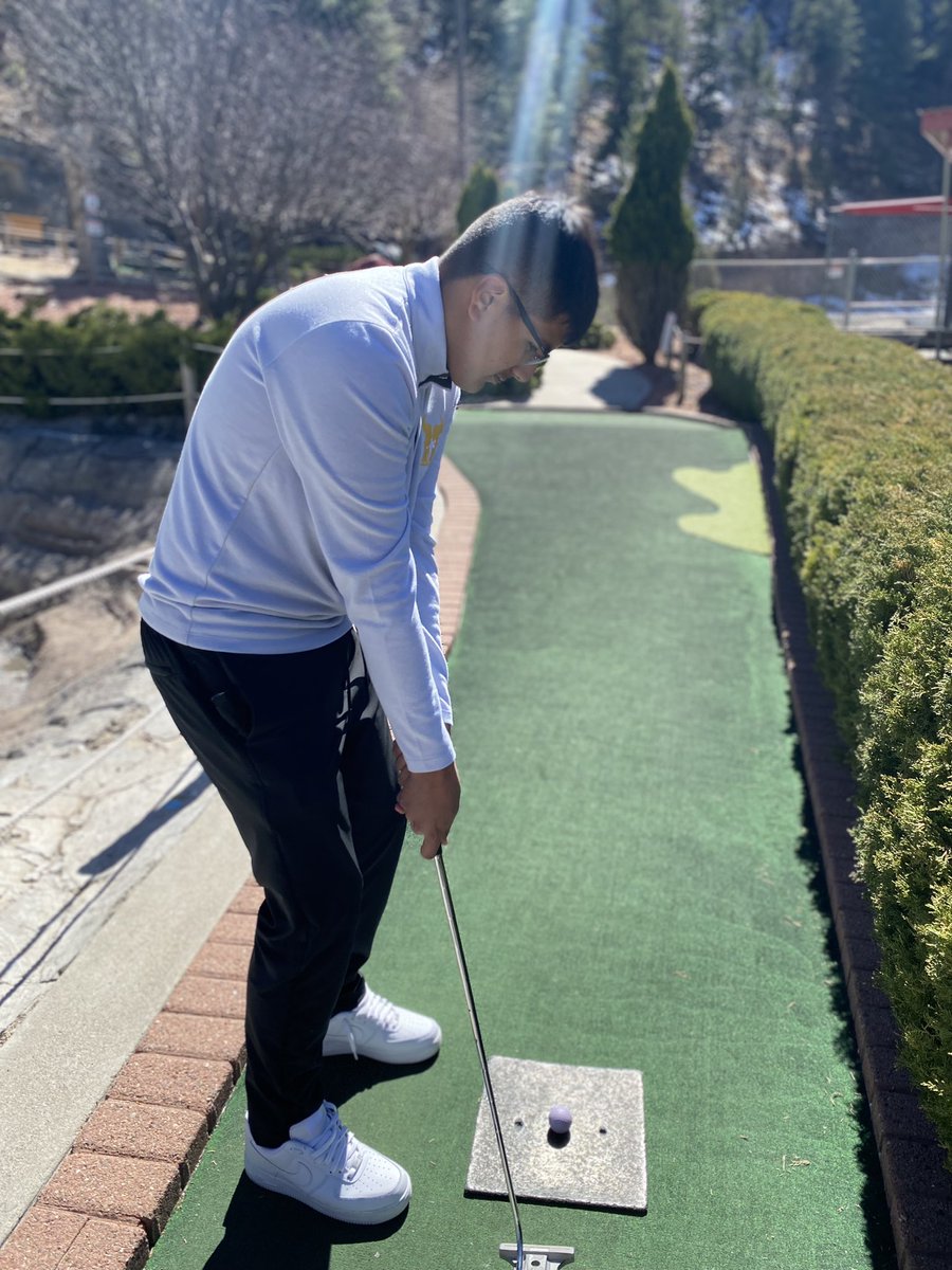 GolfMatador's tweet photo. We made it just in time for the tournament. Dan -60, AJ-63, Ricardo-62, D’Andre-69! ⛳️ @JSalgado_PHS @FBLAMATS @DGonzalezYMS @Prep1USA @Matadorsof2022 @Pebb_StuCo https://t.co/RINVVPq6Zl