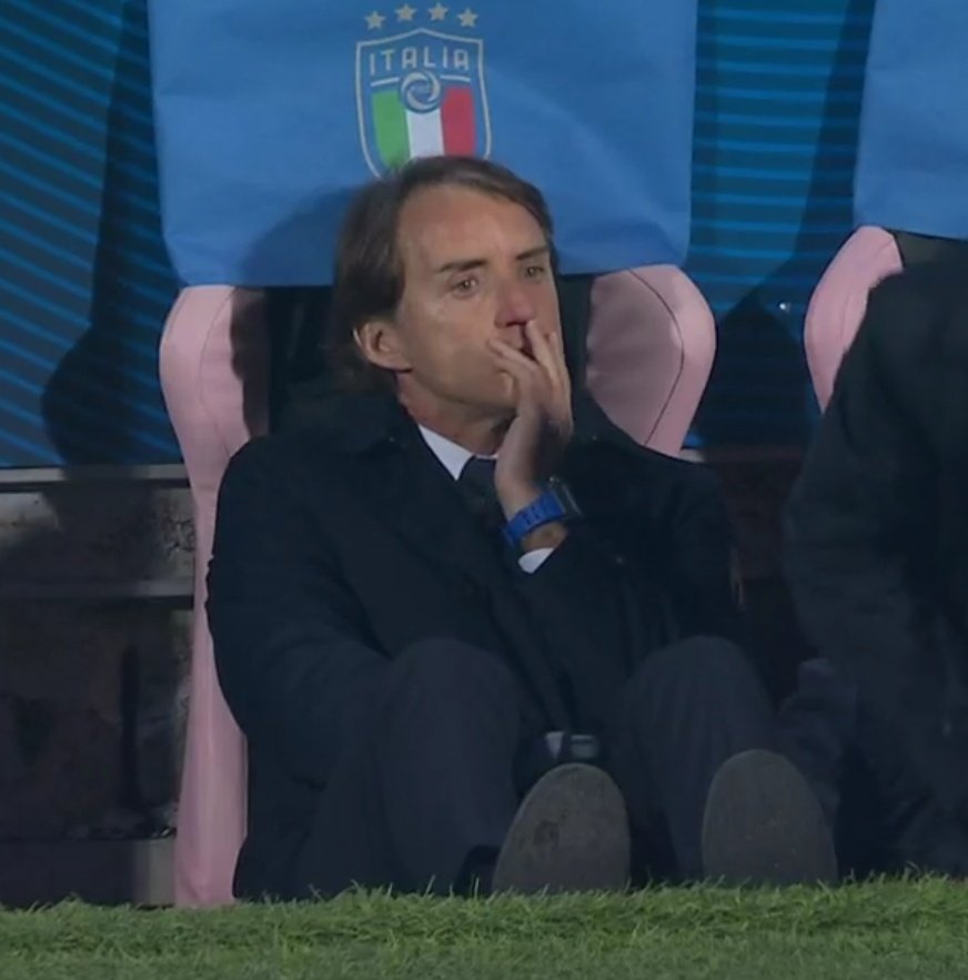 nilbico's tweet photo. Il mondo va così a rotoli che l'Italia del rugby è diventata più forte di quella del calcio. 💔🇮🇹

#ItaliaMacedonia
#Qatar2022
#maqualemondiale https://t.co/EA1bVX22K9