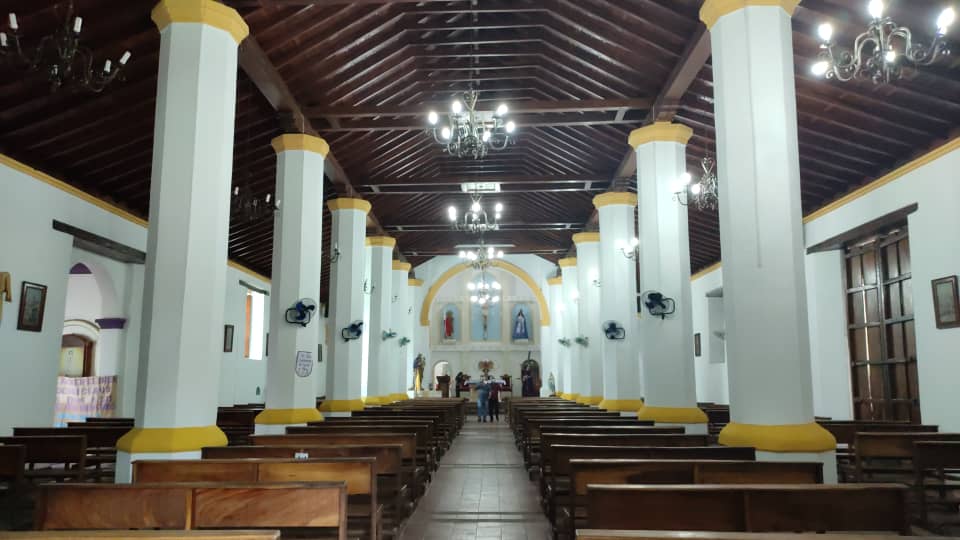 JacquelinePSUV's tweet photo. Desde el Municipio Palavecino en el Edo. Lara acompañada del Gob. @AdolfoP_Oficial y el Alcalde #DervyGuédez reinauguramos la Iglesia "San Juan Bautista", una obra más que se suma a la gran lista de restauraciones y embelleciento de centros de oración. @MVzlaBella
#VenAVenezuela https://t.co/M1mn5hSJzP