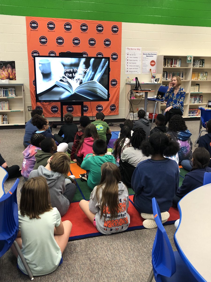 wood2_ae's tweet photo. Students enjoyed a lesson in the Learning Commons today comparing and contrasting books and movie adaptations with Mrs.Clay @acworthmedia @Team_AcworthES #studentengagement #technologyforthewin https://t.co/jwFXifxLo5