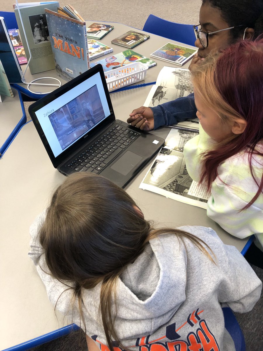 wood2_ae's tweet photo. Students enjoyed a lesson in the Learning Commons today comparing and contrasting books and movie adaptations with Mrs.Clay @acworthmedia @Team_AcworthES #studentengagement #technologyforthewin https://t.co/jwFXifxLo5