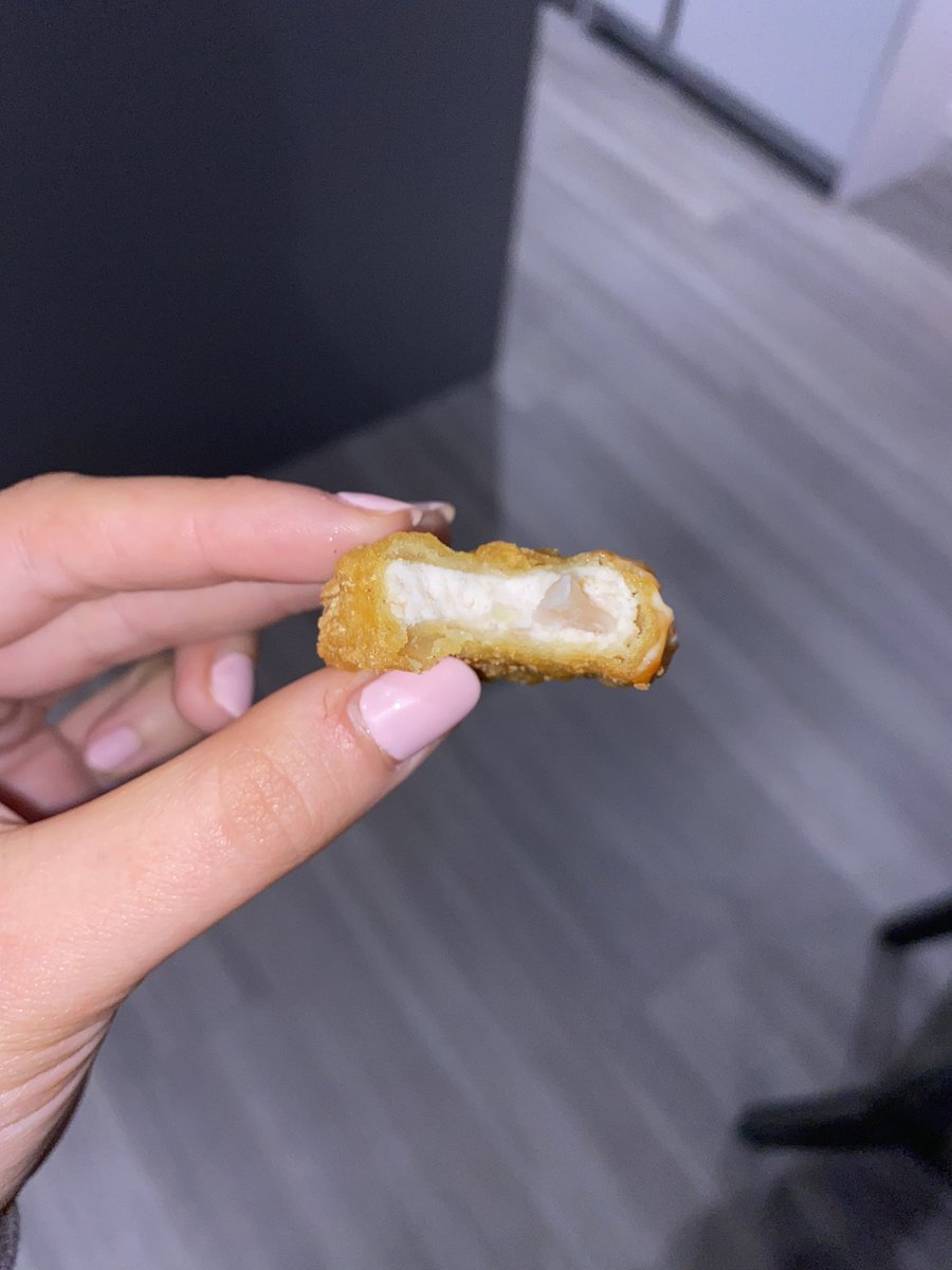 AliceHWinnie's tweet photo. @McDonaldsUK please compensate me for the trauma i have just endured https://t.co/nnSf4Qv8tT