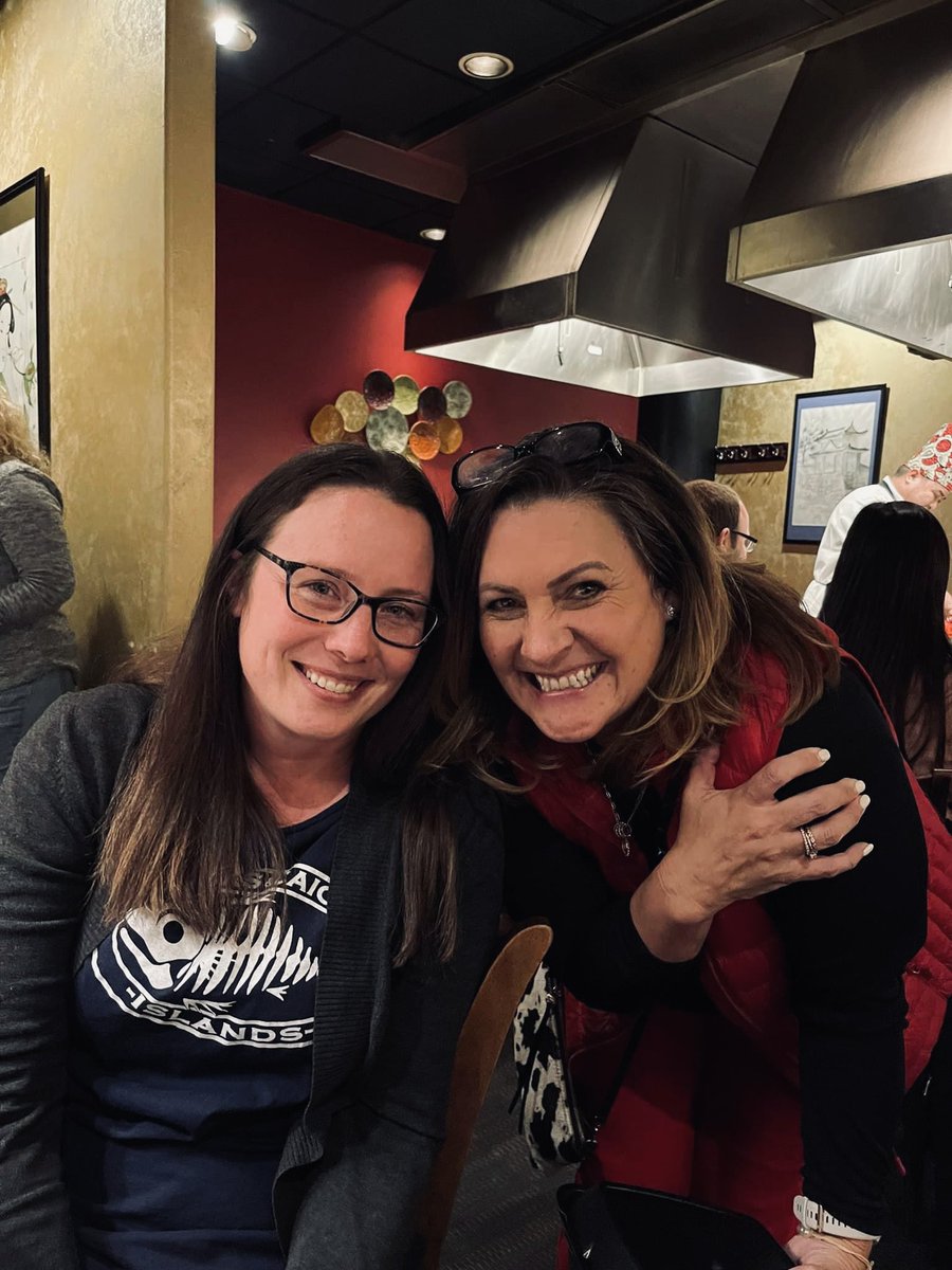 J66030's tweet photo. @RadioDana it was so great to meet my radio “BFF”! I am a huge fan! Thank you for allowing my family to embarrass me! #celebritycrush 🤣 https://t.co/pa08y0Wd5p