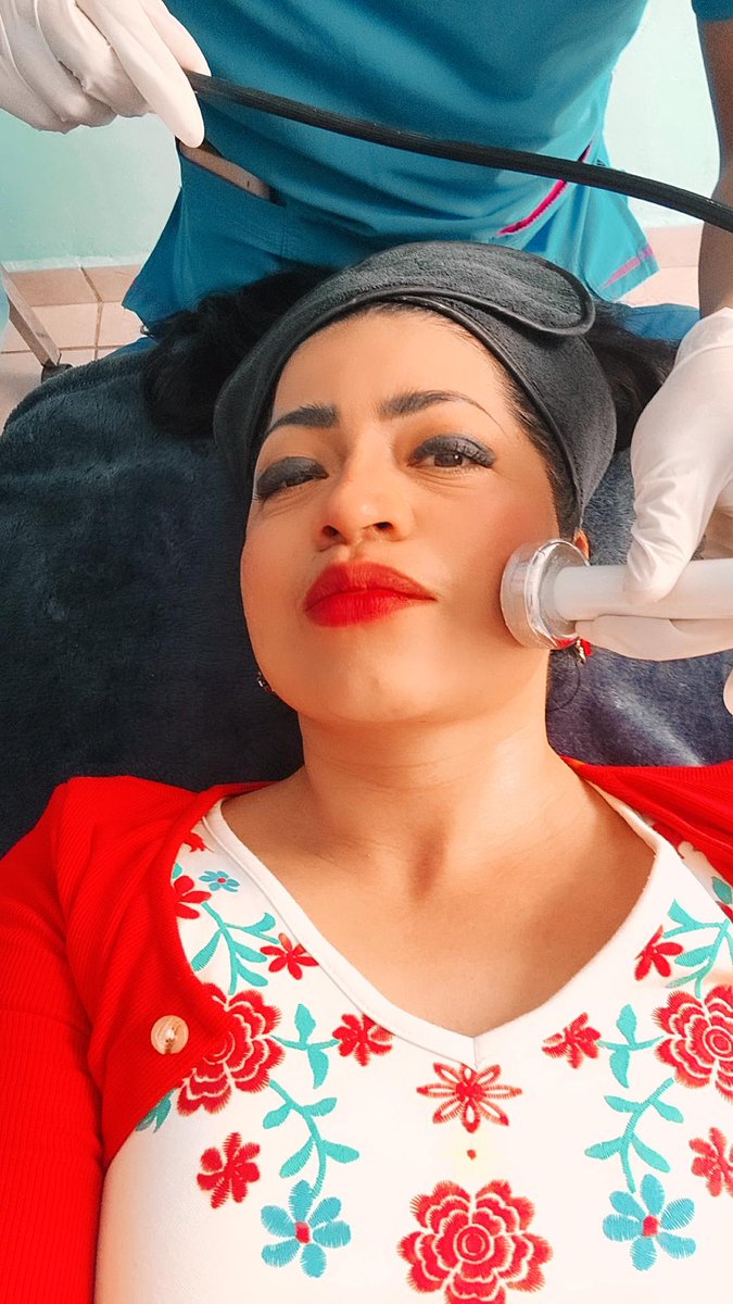 goldengirl949's tweet photo. En terapia de recuperación. Cada día mejor, gracias Dr @FiloHuesca ♥️💫
#LaSaludPrimero
#MenosEstres
#MasRelax https://t.co/i14HAFSMcB https://t.co/RWYMZCUPpE