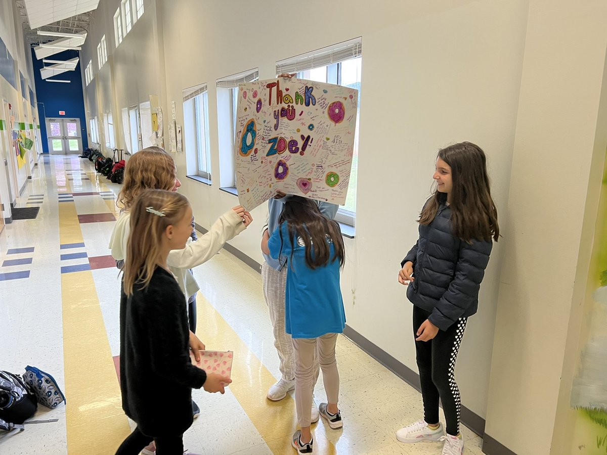 TeacherMidkiff's tweet photo. Kids are truly amazing! Several students noticed another young lady was always helping others and decided to write her a thank you note. They had the entire grade level sign it and surprised her with it. #fillingbuckets @MarvinESNC https://t.co/ydmcwqUqeI