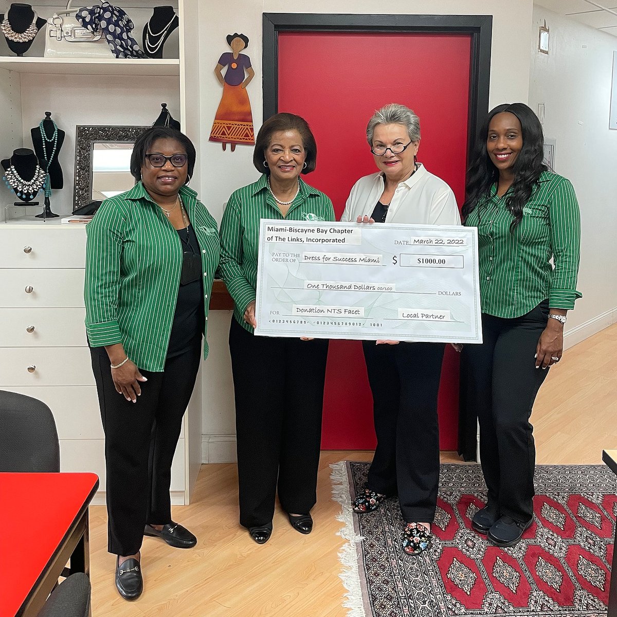 DFSMiami's tweet photo. Thank you @miamibblinks for your donation to our women's program, Dress for Success Miami. We are grateful for your support! #miami #womensupportingwomen #dressforsuccess #community #empowerment https://t.co/GPmJnOfCRo