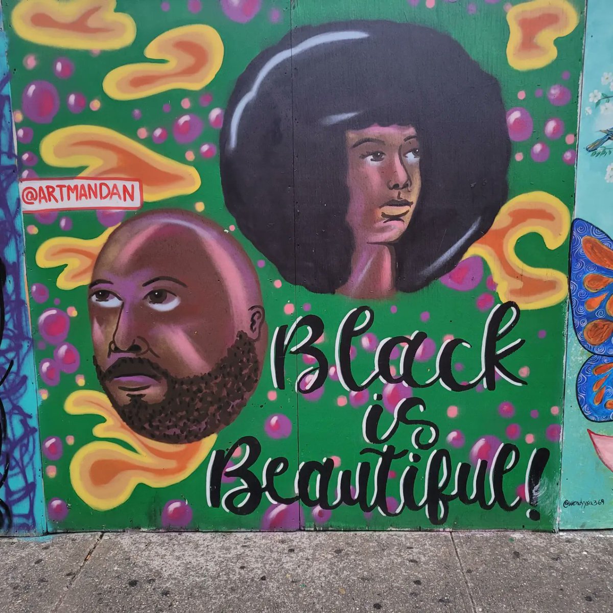 soulfoodscholar's tweet photo. Love these murals across the street from the #Harlem -125th Train Station! #grandscalemuralproject https://t.co/KgQQxAwr2L
