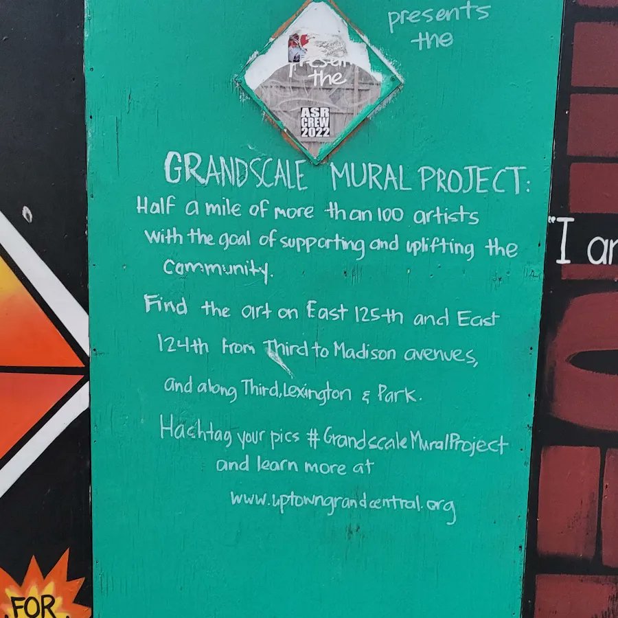 soulfoodscholar's tweet photo. Love these murals across the street from the #Harlem -125th Train Station! #grandscalemuralproject https://t.co/KgQQxAwr2L
