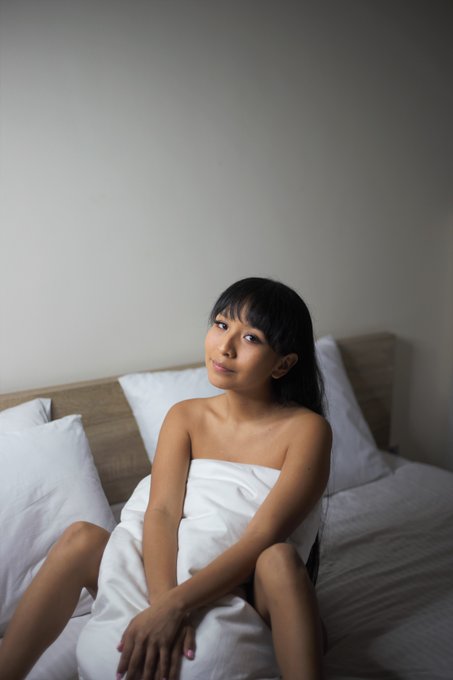 Sin maquillaje luzco de 5 a&ntilde;os menos 😐 https://t.co/VMGIcR6osX<a href="/tag/model"class="tags"><span>#model</span></a><a href="/tag/porn"class="tags"><span>#porn</span></a><a href="/tag/modellife"class="tags"><span>#modellife</span></a><a href="/tag/girlboss"class="tags"><span>#girlboss</span></a><a href="/tag/onlyfans"class="tags"><span>#onlyfans</span></a>