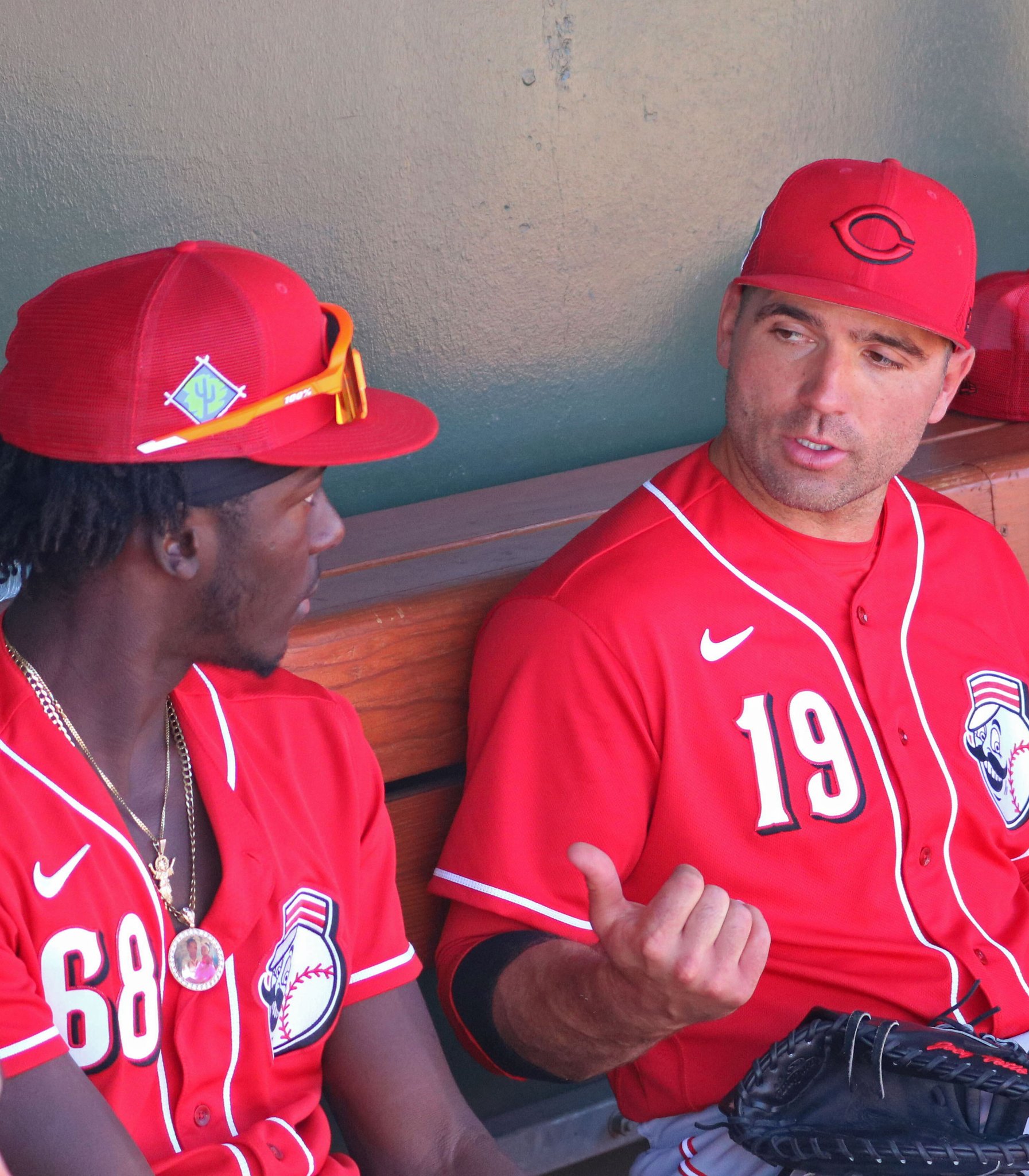 cincinnati-reds-on-twitter-a-goat-talking-to-a-baby-goat-https-t