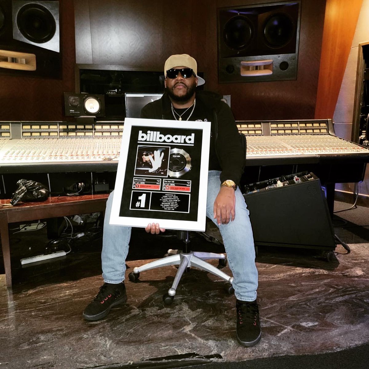 Gotta call me Billboard Laj from now on 😎🎷 
My 1st Billboard #1 plaque…#1!…man…
#GodIsGreat #FavorAintFair #MySeason #iGrind #SummerWalker #StillOverIt #FAMU #Marching100 #PhiBetaSigma #AlphaEta #AyePhiQue #KappaDelta #Startin5