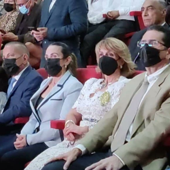 secgobzulia's tweet photo. Hemos asistido junto al Gobernador Manuel Rosales Guerrero, a la presentación de los primeros 100 días de Gobierno del  Alcalde del Municipio Cabimas al Dr. Nabil Malaouf.

Seguimos avanzando, el Zulia está primero. 

#sisepuede 
@jlalcalar https://t.co/Eqa2u9OODU
