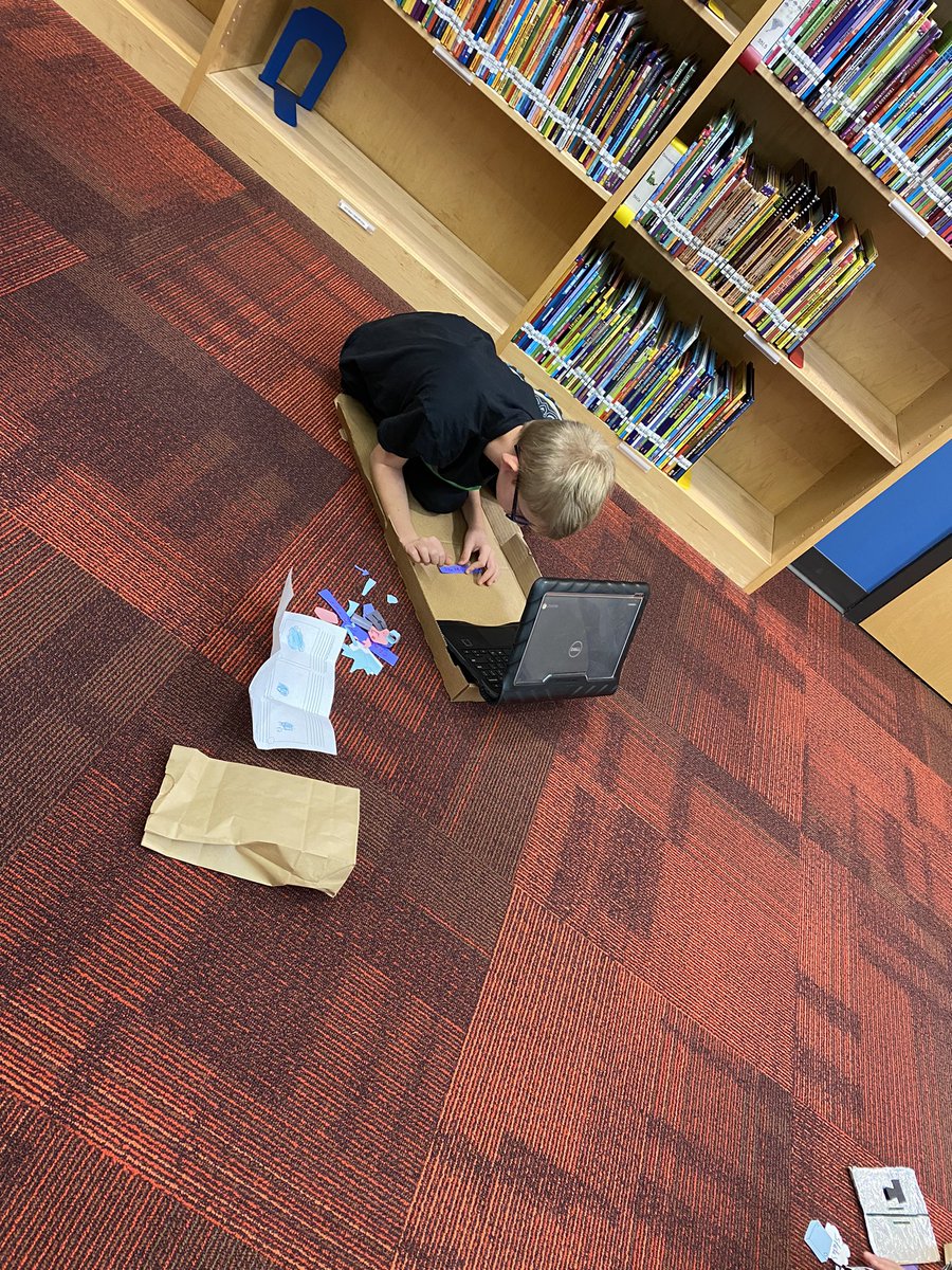 4moores_cmoore's tweet photo. When students have choice and take ownership of their learning the engagement is on 🔥! Students @NorthPointeA5 using @WeVideo to create a stop motion video on changes in matter! Creativity in the MakerSpace! #fullSTEAMahead @a5disteam https://t.co/DaQreZz4BL