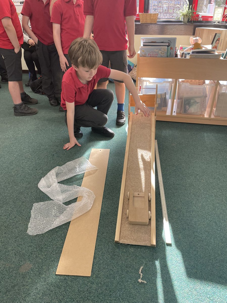 KMSMissKerridge's tweet photo. We’ve had another busy week! In PE we explored the roles of attacking and defending before trying to get the rugby ball across the pitch. In science we investigated friction of different surfaces. https://t.co/ypecUgypXD