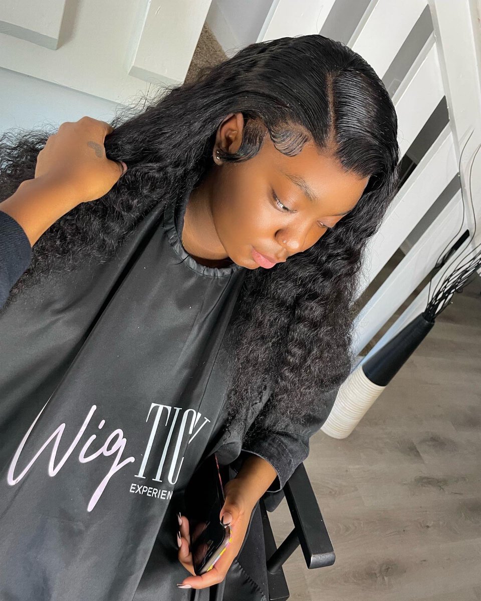 wigtician's tweet photo. Book your wig install today ❕

https://t.co/KhVUMpxmAa https://t.co/HqNFPyfvh8
